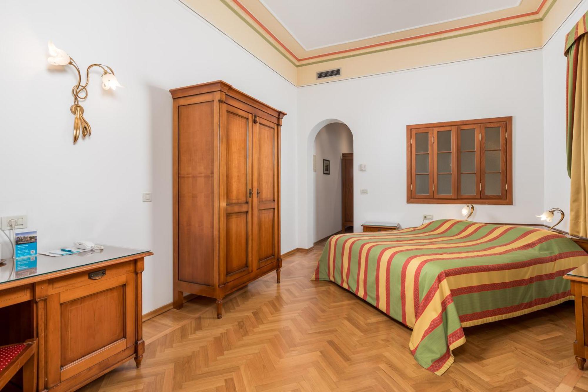 Hotel Miramar Opatija Buitenkant foto