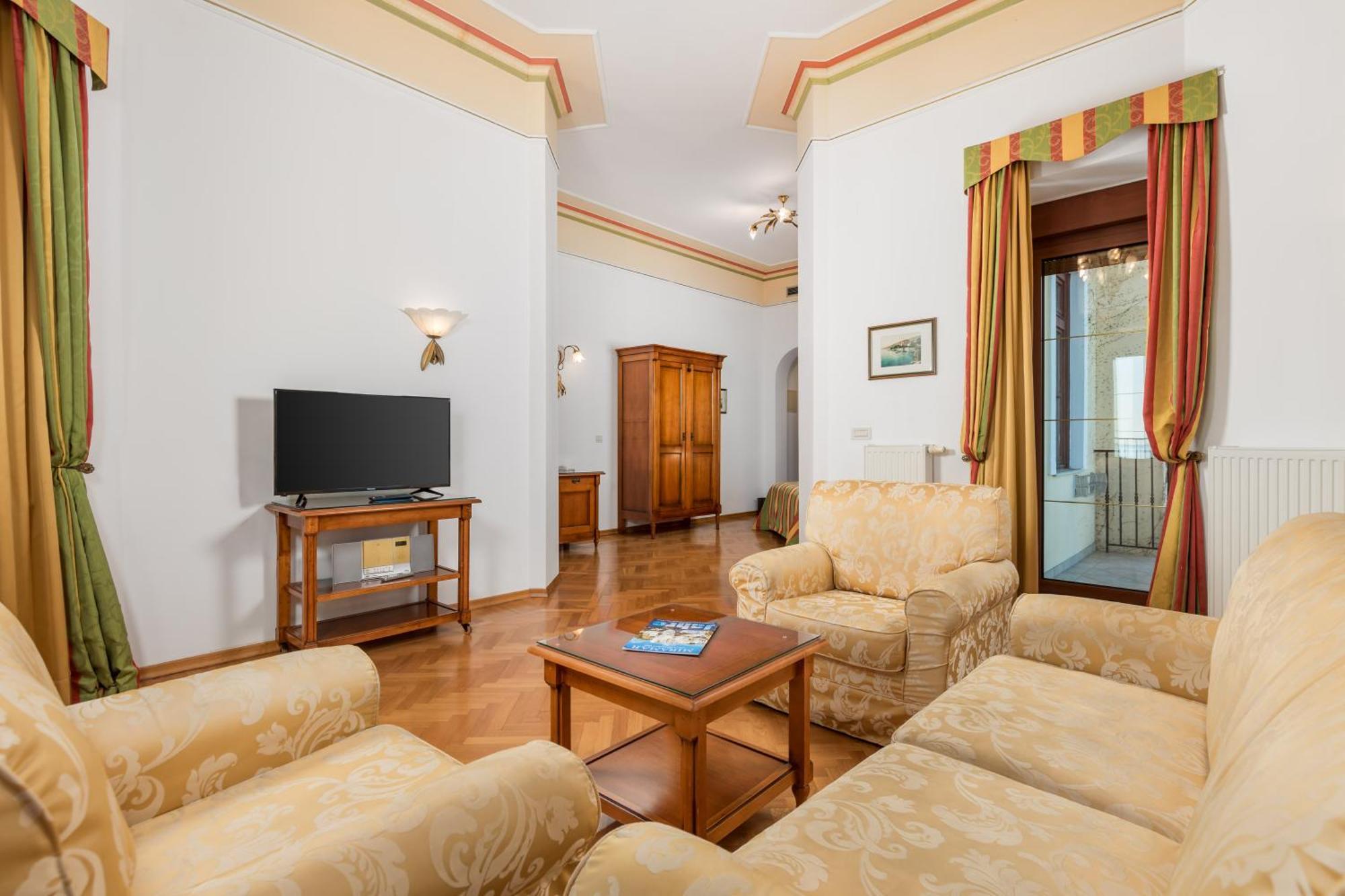 Hotel Miramar Opatija Buitenkant foto
