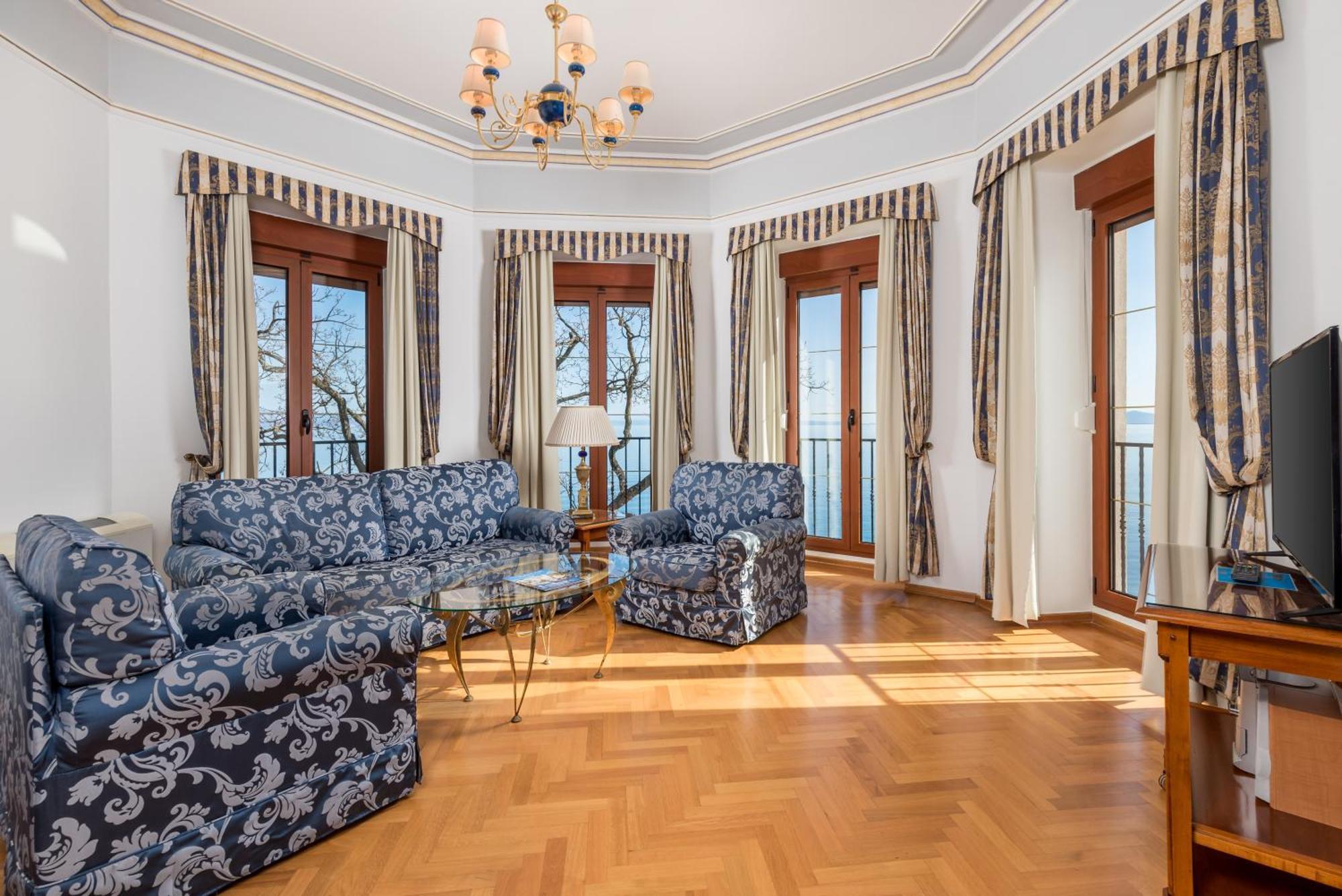Hotel Miramar Opatija Buitenkant foto